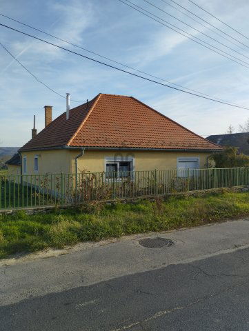 Eladó családi ház, Borzaváron 44.5 M Ft, 4 szobás