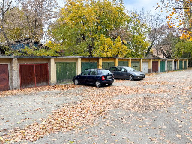 Eladó garázs, Budapesten, XIV. kerületben 8 M Ft