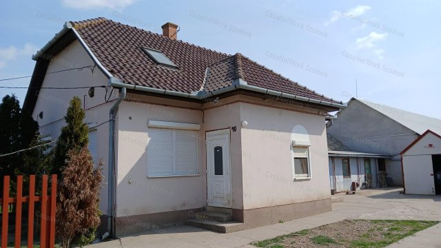 Eladó családi ház, Kétpón 49.5 M Ft, 4 szobás