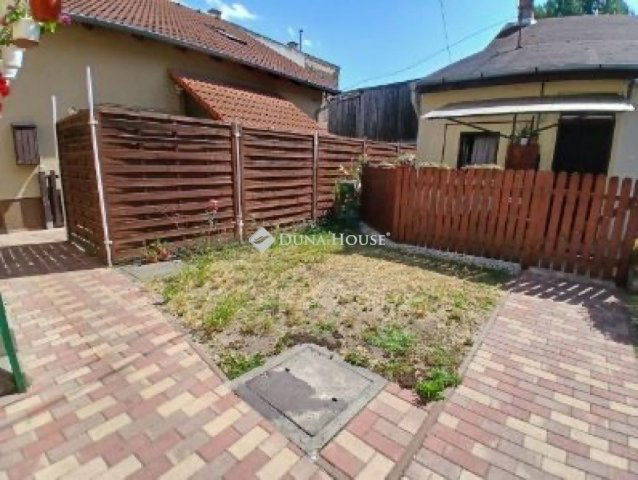 Eladó téglalakás, Budapesten, XIX. kerületben 47.5 M Ft