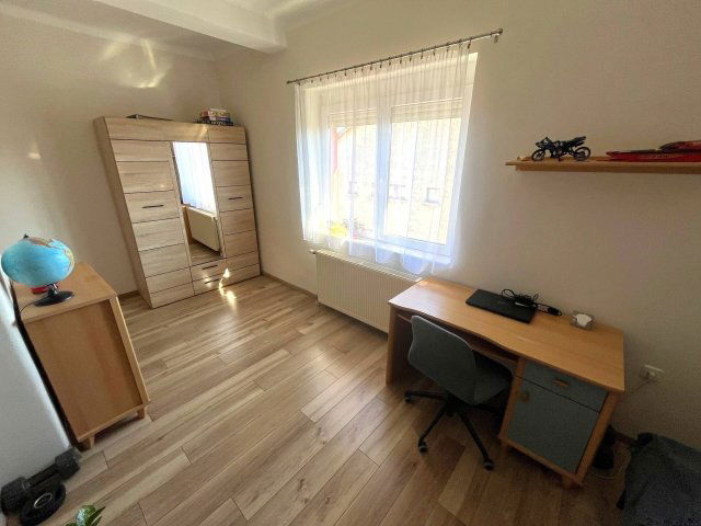 Eladó családi ház, Pécsett 139.9 M Ft, 4 szobás