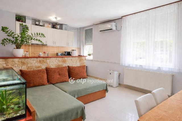 Eladó panellakás, Tökölön 48.8 M Ft, 1+2 szobás