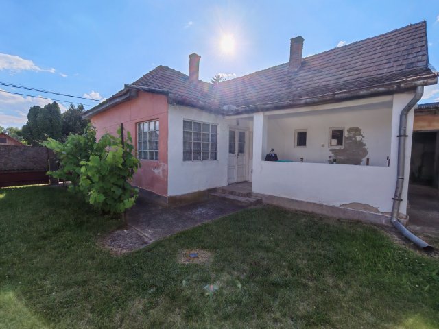 Eladó családi ház, Heréden 28 M Ft, 2 szobás