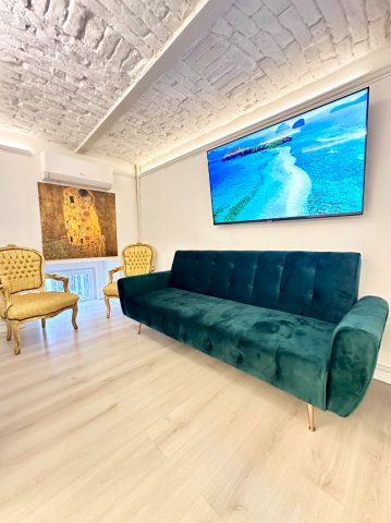 Eladó téglalakás, Budapesten, VI. kerületben, Paulay Ede utcában