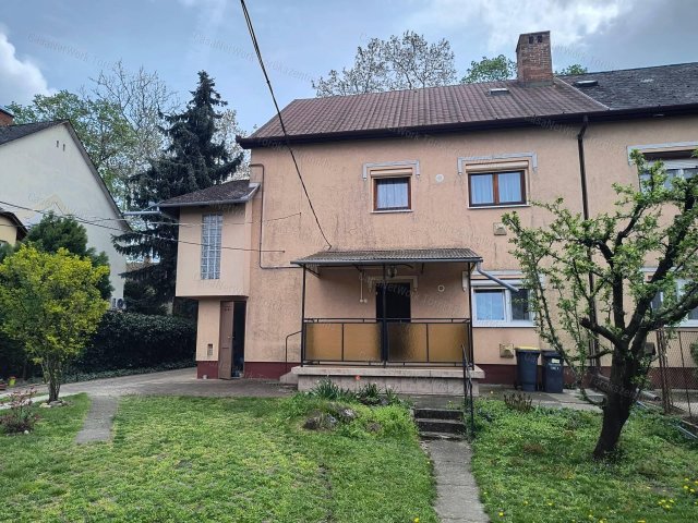 Eladó téglalakás, Törökszentmiklóson 32.5 M Ft, 3 szobás