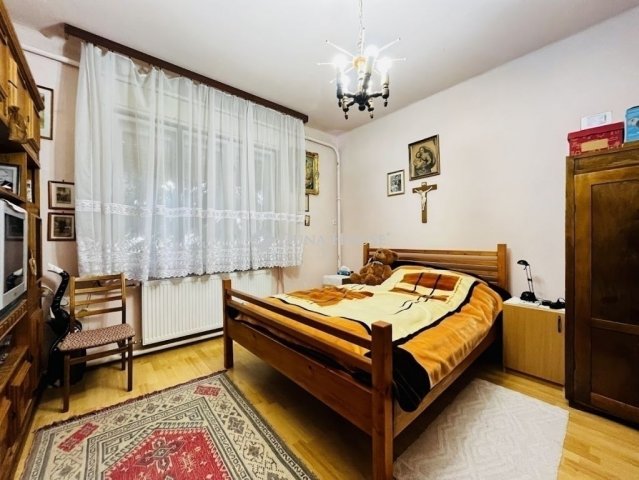 Eladó családi ház, Vecsésen 89 M Ft, 5 szobás