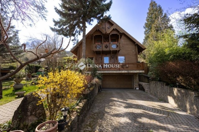 Eladó családi ház, Leányfaluban 595 M Ft, 5 szobás