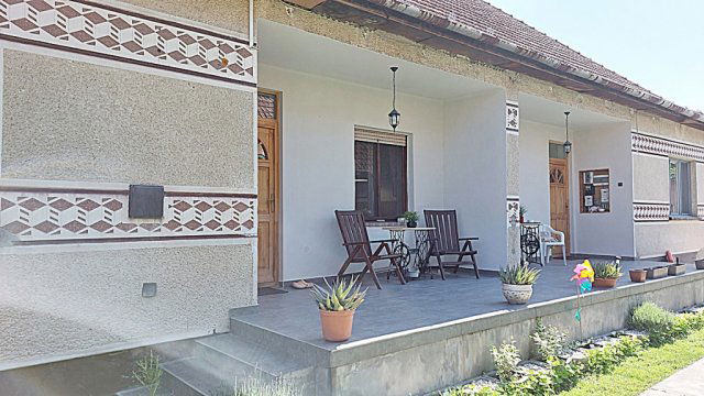 Eladó családi ház, Szigetszentmiklóson 99.9 M Ft, 4 szobás