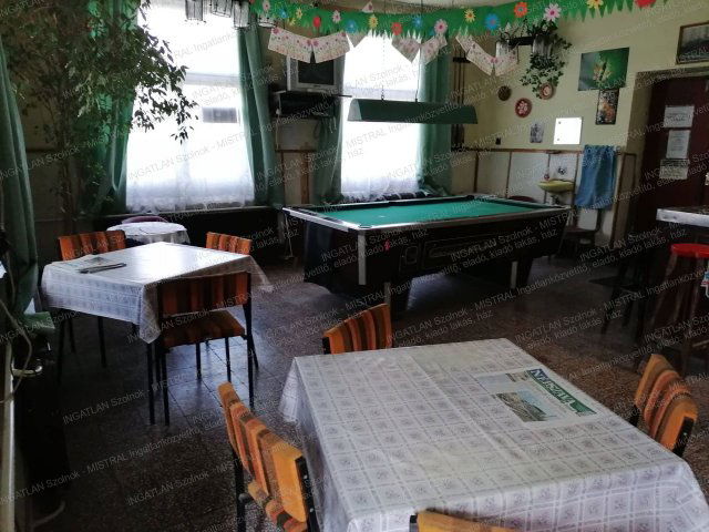 Eladó üzlethelyiség, Szolnokon 19.9 M Ft, 1 szobás