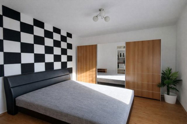 Eladó téglalakás, Sopronban 76.9 M Ft, 3 szobás