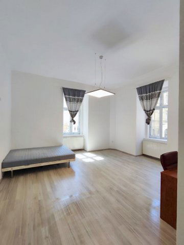 Eladó téglalakás, Budapesten, VI. kerületben, Aradi utcában
