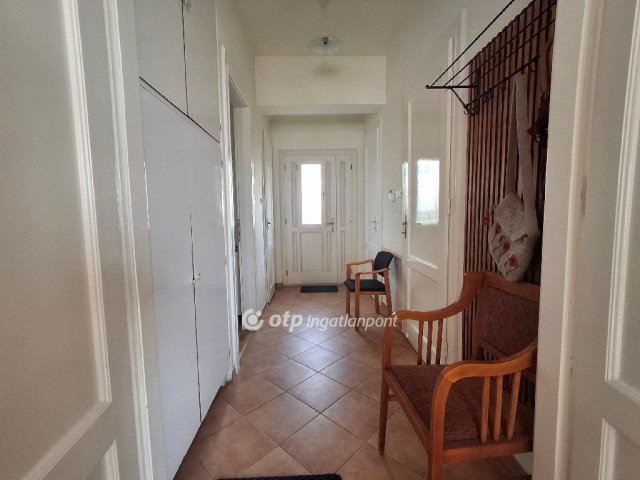 Eladó családi ház, Budapesten, II. kerületben 335 M Ft