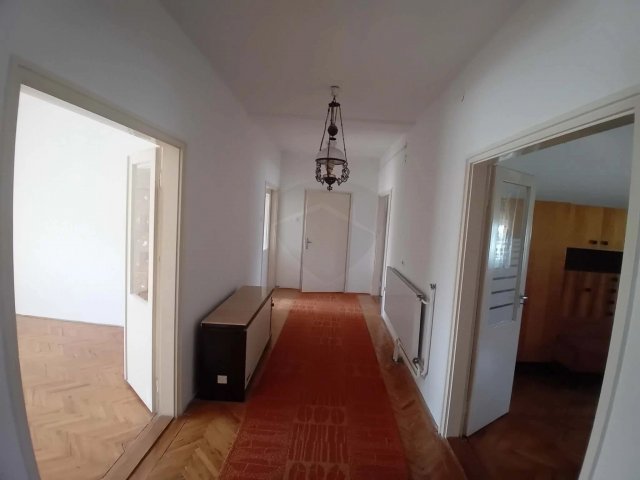 Eladó családi ház, Szentlőrinckátán 39.95 M Ft, 3 szobás