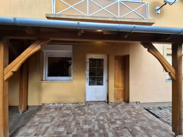 Eladó családi ház, Dánszentmiklóson 58.5 M Ft, 3 szobás