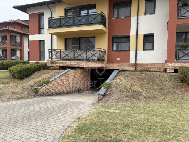 Kiadó garázs, Tatán 40 E Ft / hó / költözzbe.hu
