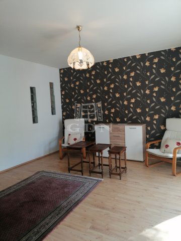 Kiadó téglalakás, albérlet, Szegeden 170 E Ft / hó, 2 szobás
