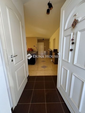 Eladó téglalakás, Szigetszentmiklóson 93.9 M Ft, 3+1 szobás