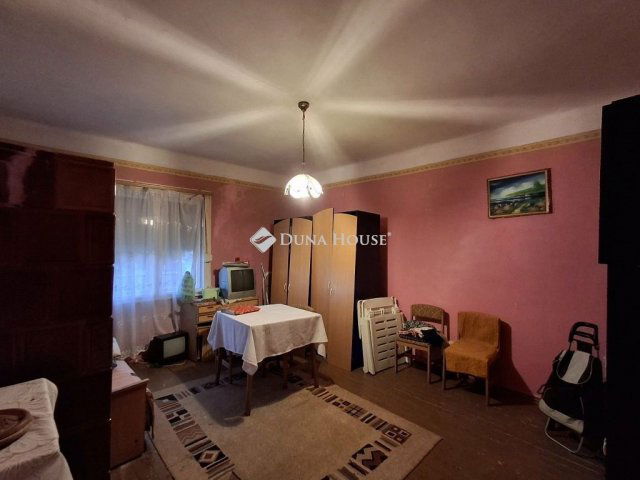 Eladó családi ház, Mezősason 10 M Ft, 2 szobás