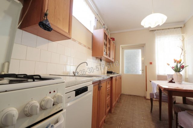 Eladó családi ház, Orosházán 36.9 M Ft, 4 szobás