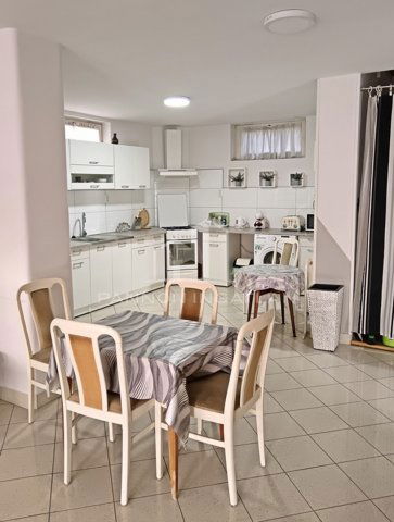 Kiadó téglalakás, albérlet, Veszprémben 254 E Ft / hó