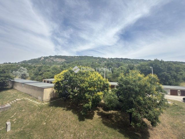 Eladó panellakás, Tatabányán 36.9 M Ft, 2 szobás