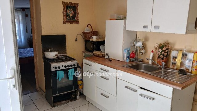 Eladó családi ház, Zalaegerszegen 21 M Ft, 2 szobás