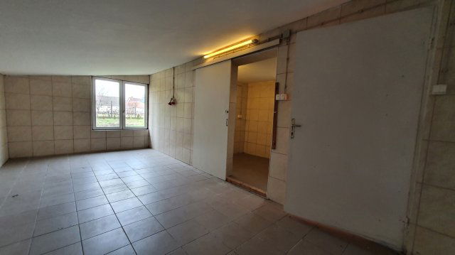 Kiadó ipari ingatlan, Solton, Kecskeméti úton 40 E Ft / hó