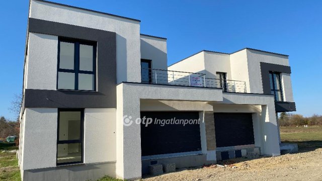 Eladó téglalakás, Győrött 199.99 M Ft, 3+1 szobás