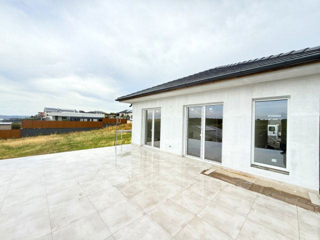 Eladó ikerház, Pécelen 122 M Ft, 5 szobás / költözzbe.hu