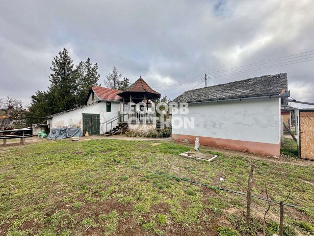 Eladó családi ház, Csemőn 12.5 M Ft, 1 szobás