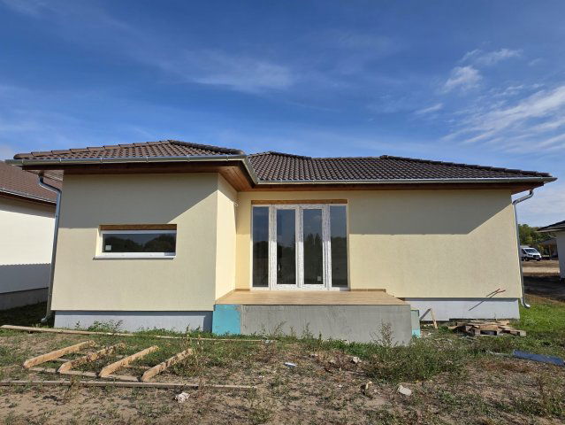 Eladó családi ház, Kecskeméten 95 M Ft, 4 szobás