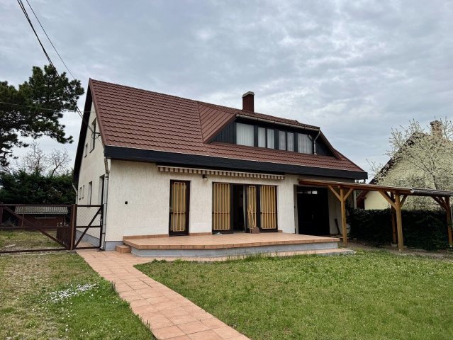 Eladó családi ház, Székesfehérvárott, Lublói utcában 125 M Ft