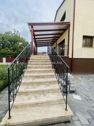 Eladó családi ház, Budapesten, XVI. kerületben 569.9 M Ft