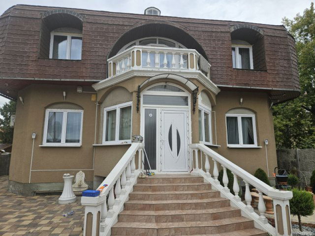 Eladó családi ház, Ercsiben 105 M Ft, 6 szobás