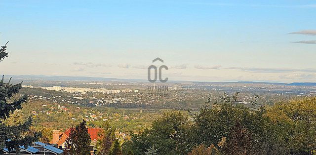 Eladó családi ház, Budapesten, III. kerületben 360 M Ft