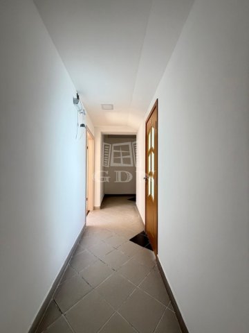 Kiadó iroda, Székesfehérvárott 60 E Ft / hó, 1 szobás