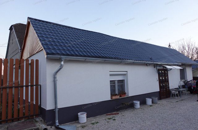 Eladó családi ház, Csajágon 75.9 M Ft, 5+2 szobás