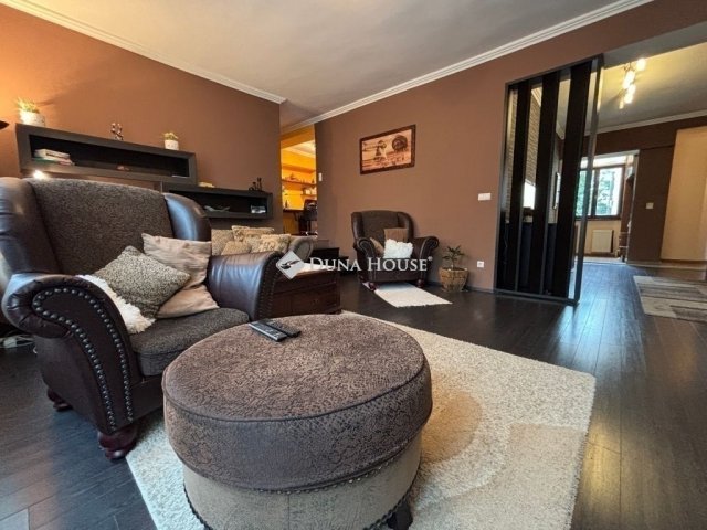 Eladó téglalakás, Szombathelyen 105 M Ft, 4 szobás