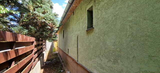 Eladó családi ház, Mogyoródon 63.5 M Ft, 3 szobás