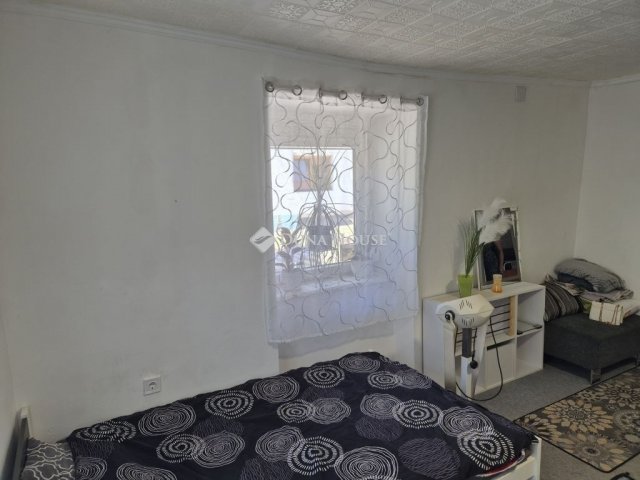 Eladó családi ház, Sárbogárdon 28 M Ft, 2 szobás
