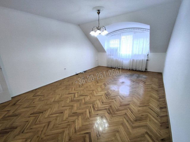Eladó téglalakás, Mohácson 40 M Ft, 2 szobás
