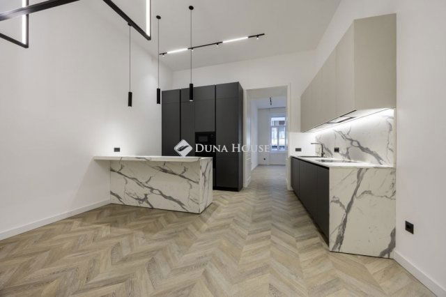 Eladó téglalakás, Budapesten, V. kerületben 299 M Ft, 3 szobás