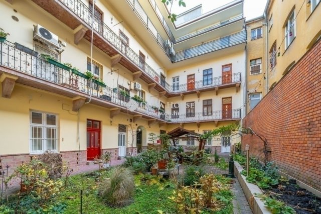 Eladó téglalakás, Budapesten, VII. kerületben 124 M Ft, 3 szobás