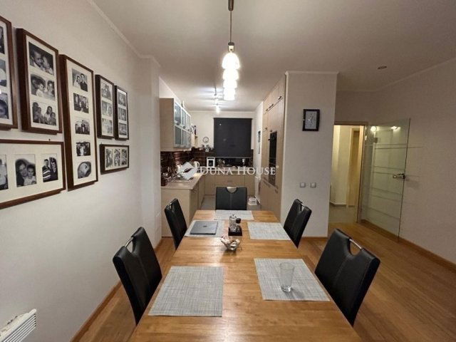 Eladó családi ház, Pécelen 129 M Ft, 5 szobás