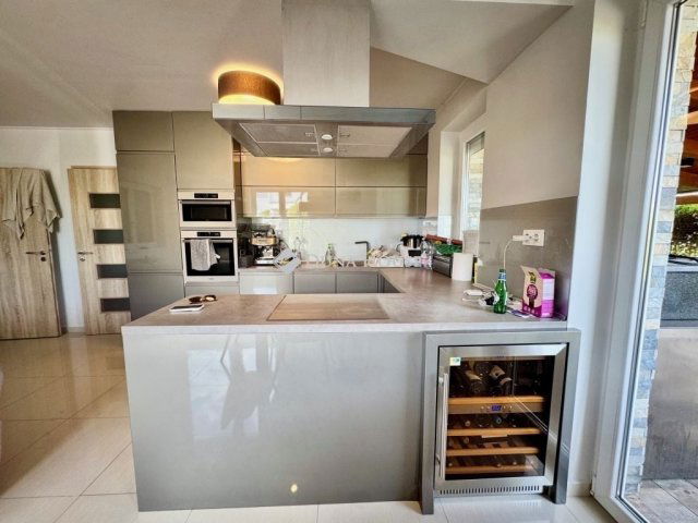 Eladó ikerház, Balatonfüreden 219 M Ft, 4 szobás