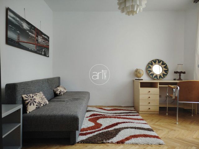 Kiadó téglalakás, albérlet, Szegeden, Osztrovszky utcában