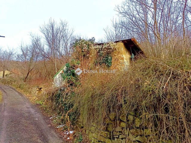 Eladó telek, Pécsett, Szkókó tető közben 15.6 M Ft