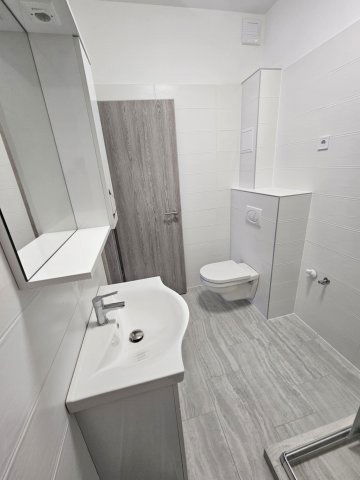 Kiadó téglalakás, albérlet, Csornán 150 E Ft / hó, 2 szobás