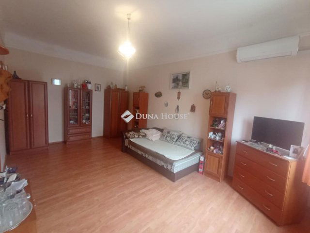 Eladó téglalakás, Kecskeméten 27 M Ft, 1 szobás