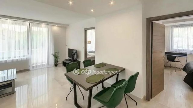 Eladó téglalakás, Pécsett 68.594 M Ft, 2 szobás